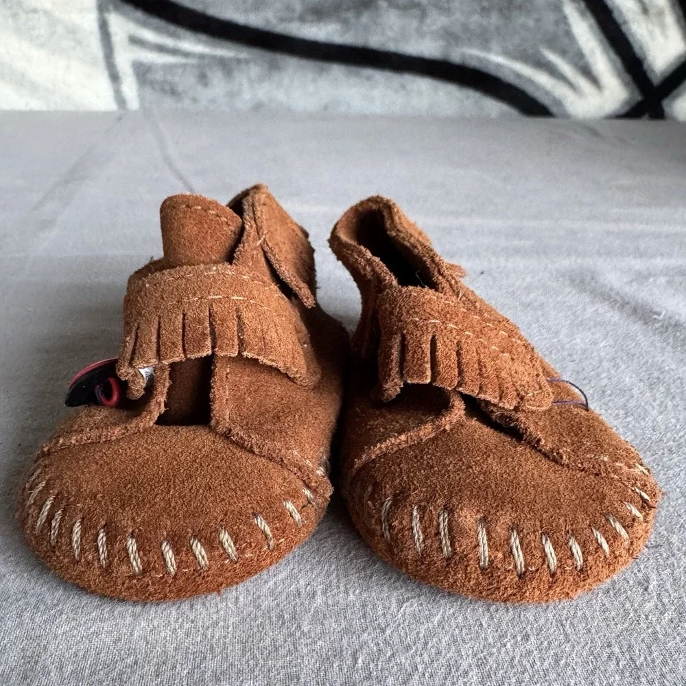 Size 1c - Minnetonka Suede Front Strap Bootie Moccasins Style 1122 Baby
